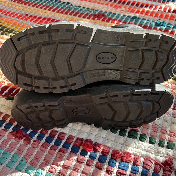NWOT SAFETY JOGGER STEEL TOE BOOTS